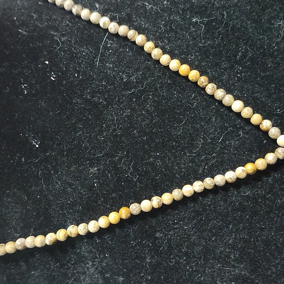 Handcrafted Sacred Earth necklace - Picture 4 of 6